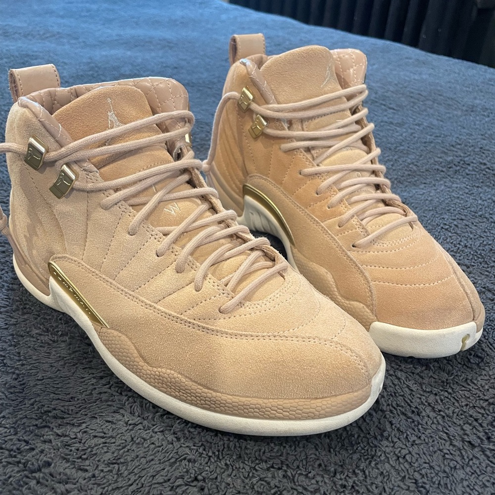 Jordan 12 Tan